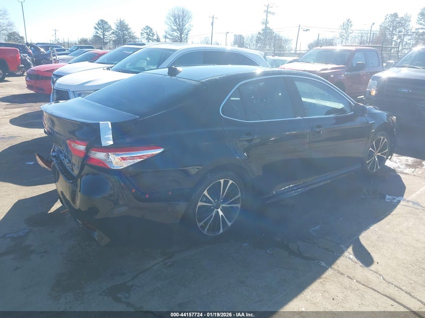 2020 Toyota Camry Hybrid Se
