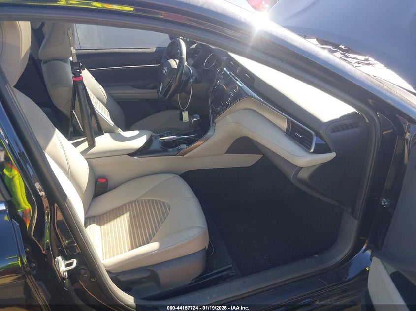 2020 Toyota Camry Hybrid Se