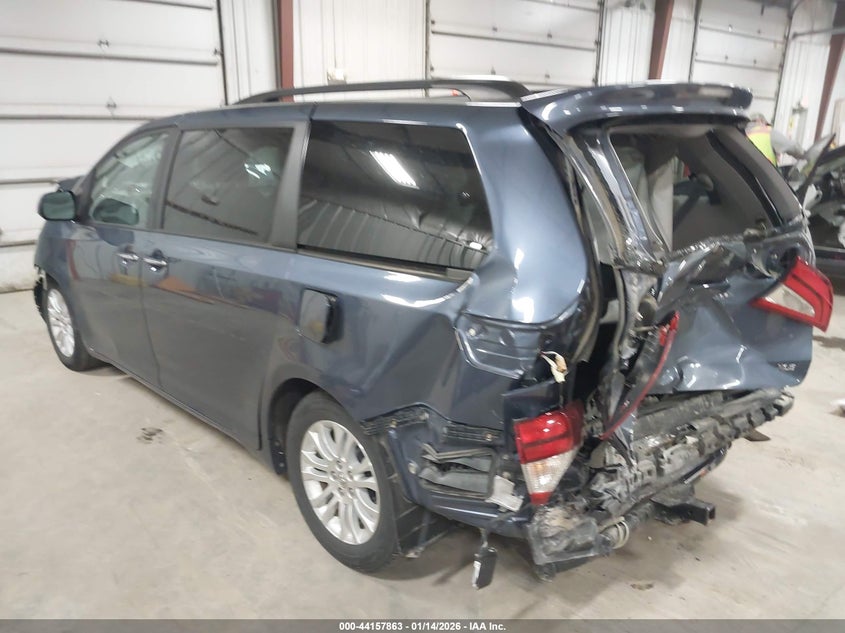 2016 Toyota Sienna Xle Premium 8 Passenger