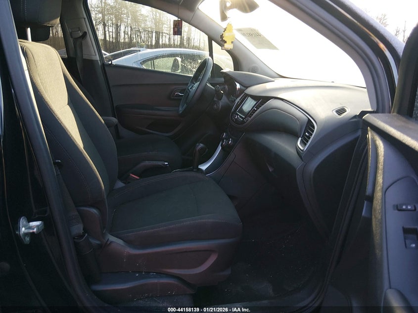 VIN 3GNCJKSB1LL283592 2020 CHEVROLET TRAX FWD LS