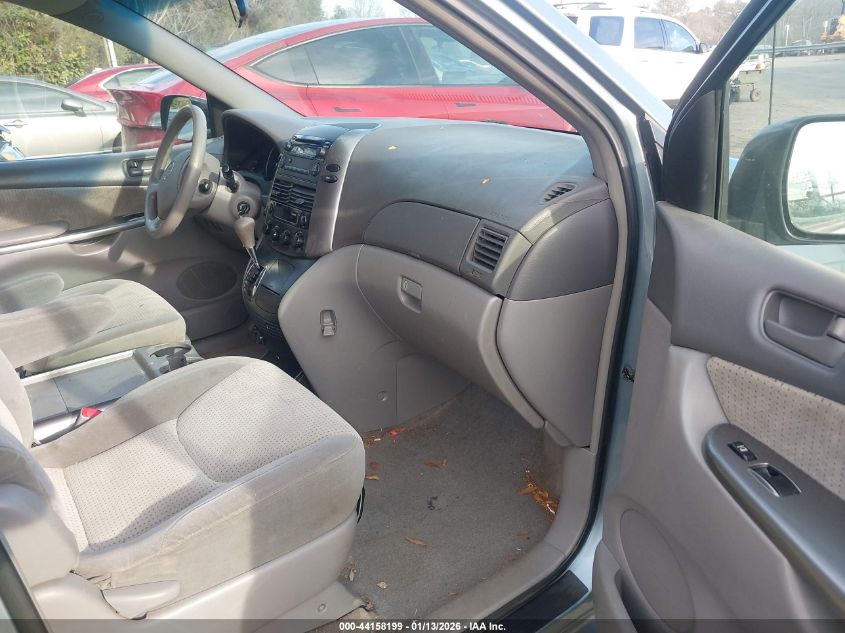 2010 Toyota Sienna Le