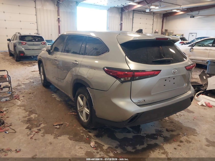 2022 Toyota Highlander Le