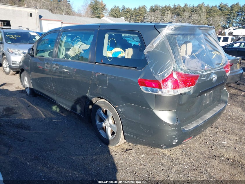 2012 Toyota Sienna Base 7 Passenger