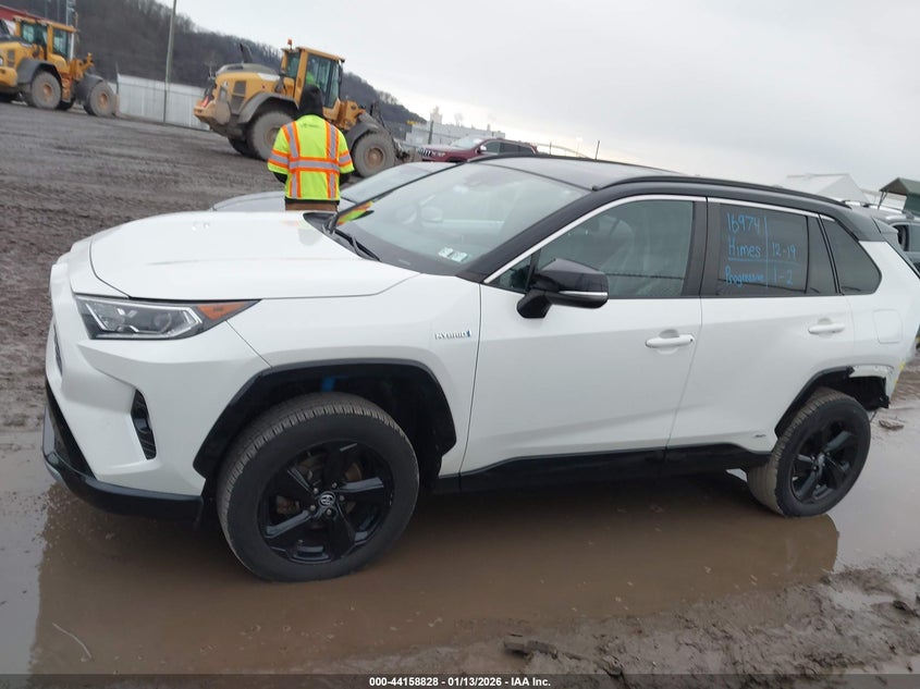 VIN 2T3EWRFV6LW051501 2020 TOYOTA RAV4 HYBRID XSE