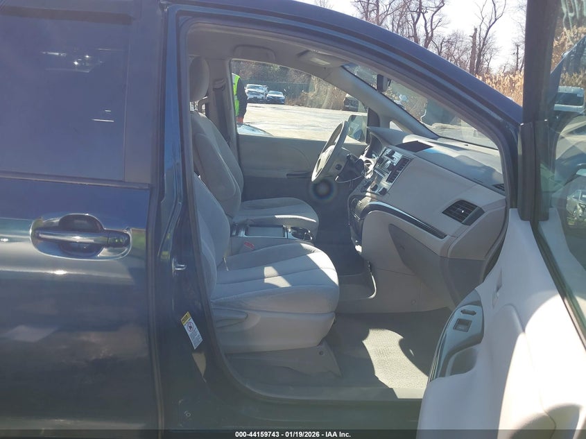 2011 Toyota Sienna Le V6