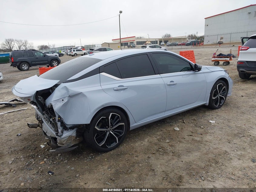 2023 Nissan Altima Sr Fwd