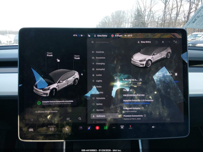 2018 Tesla Model 3 Long Range/Performance VIN: 5YJ3E1EB0JF147355 Lot: 44160683