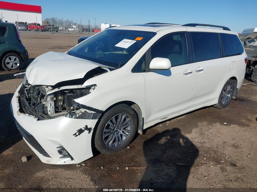 2018 Toyota Sienna Xle Premium 8 Passenger
