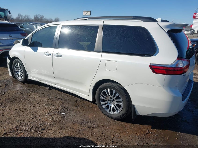 2018 Toyota Sienna Xle Premium 8 Passenger