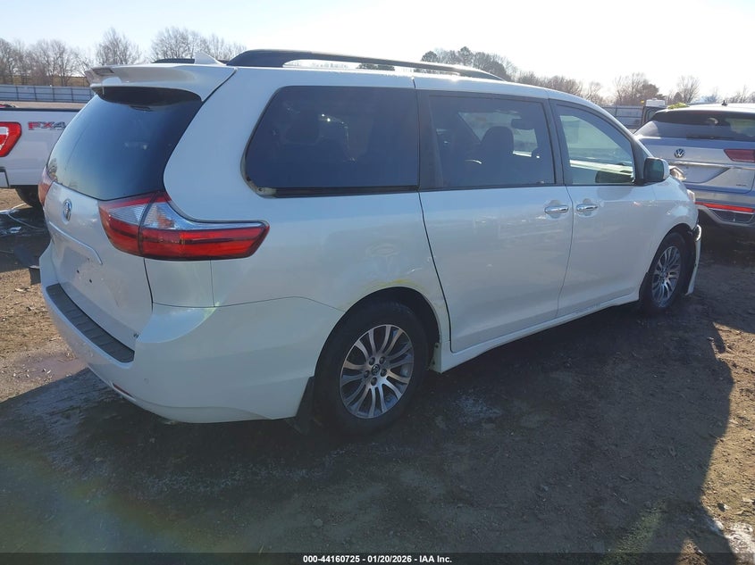 2018 Toyota Sienna Xle Premium 8 Passenger