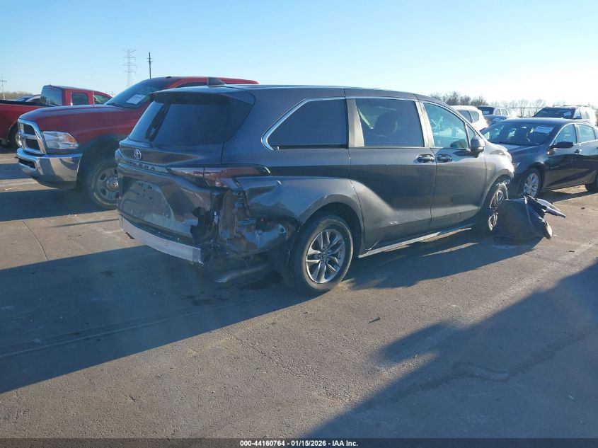 2025 Toyota Sienna Le