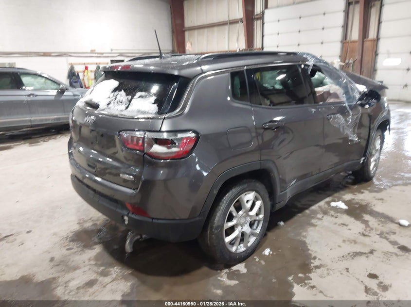 2023 Jeep Compass Latitude Lux Fwd