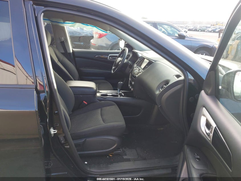 2019 Nissan Pathfinder S