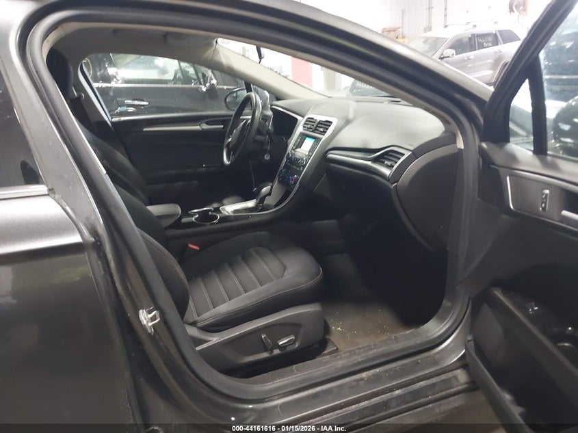 VIN 3FA6P0H79HR375412 2017 FORD FUSION SE