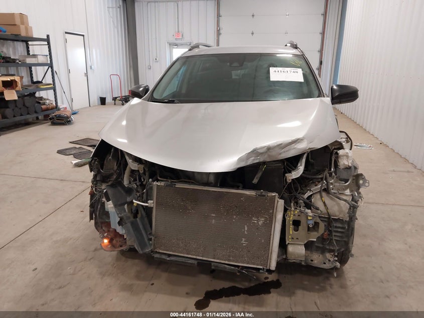 2017 TOYOTA RAV4 auction photo 6
