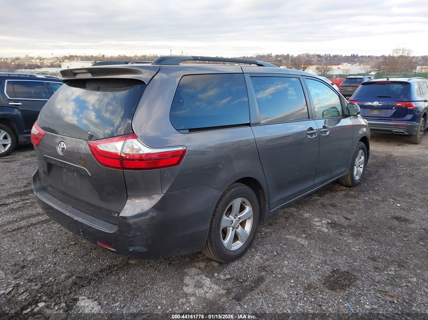 2015 Toyota Sienna Le 8 Passenger