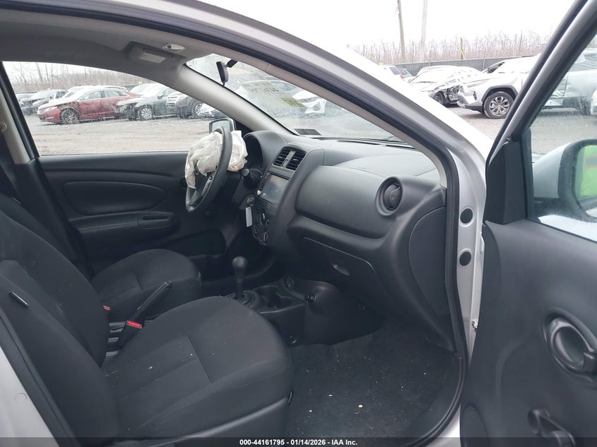 2019 Nissan Versa 1.6 S+