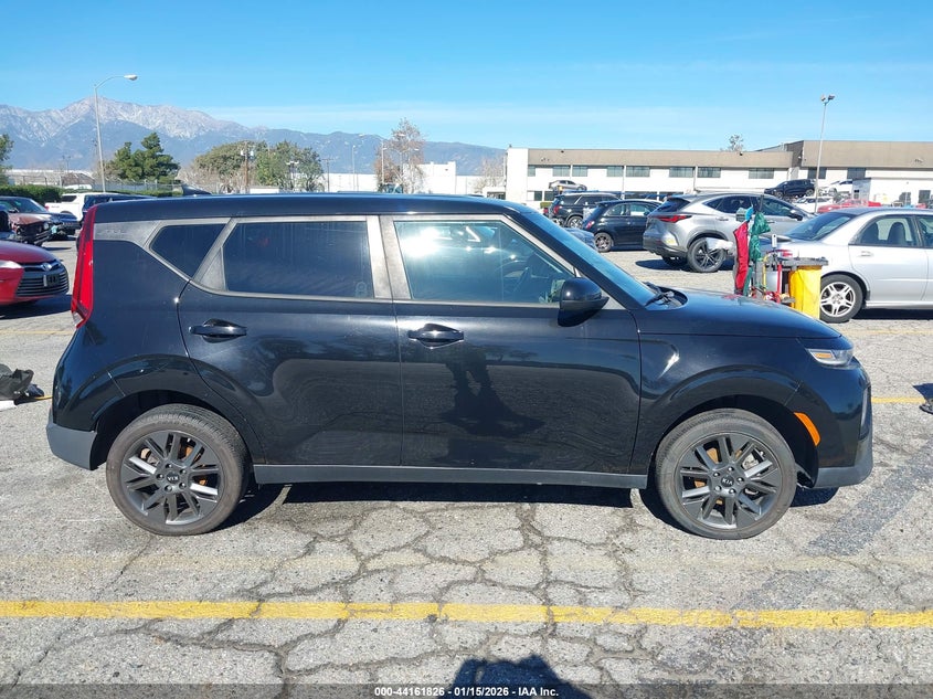 2020 Kia Soul Ex VIN: KNDJ33AU2L7724668 Lot: 44161826