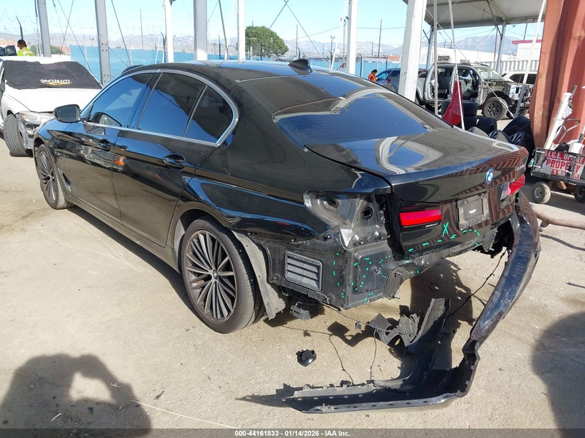 2022 BMW 530E auction photo 3