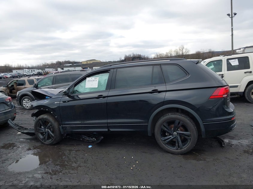 VIN 3VV8B7AX3RM040201 2024 VOLKSWAGEN TIGUAN 2.0T SE R-LINE BLACK