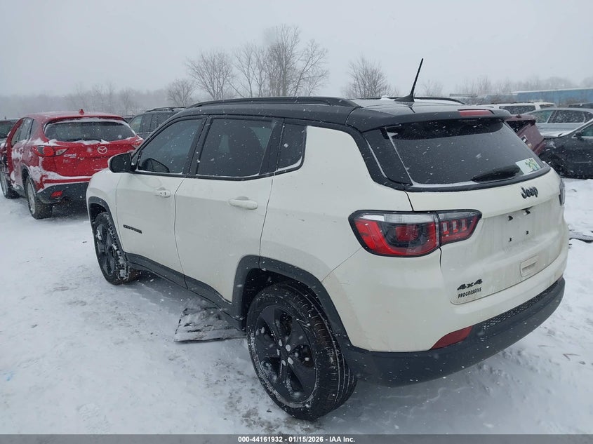 VIN 3C4NJDBB6KT807122 2019 JEEP COMPASS ALTITUDE 4X4