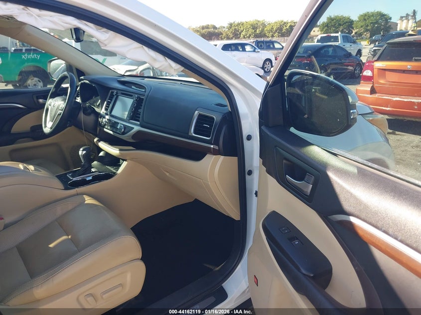 2016 Toyota Highlander Limited Platinum V6