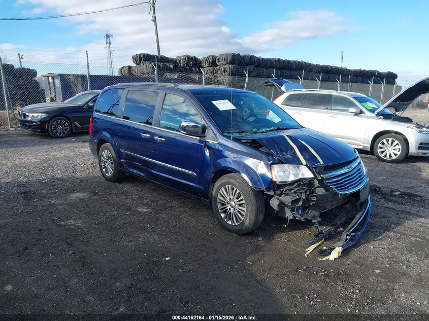 2015 Chrysler Town & Country Touring-L