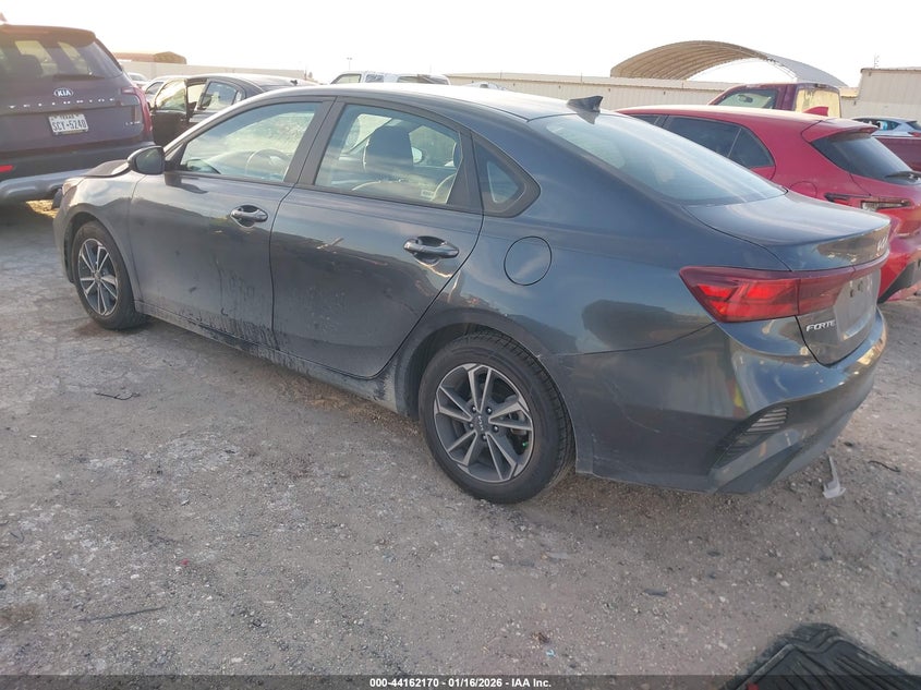 VIN 3KPF24AD9RE767136 2024 KIA FORTE LXS