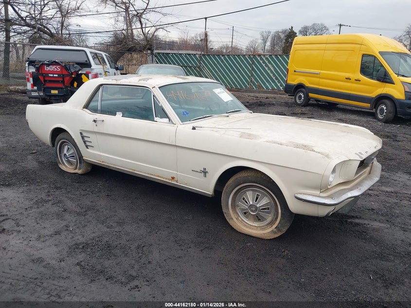 FORD MUSTANG 1966. Lot# 44162180. VIN 6T07T135358. Photo 1