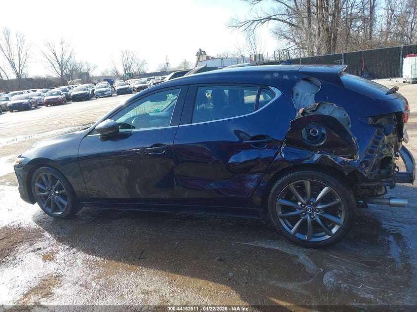 MAZDA 3 - zdjęcie 15