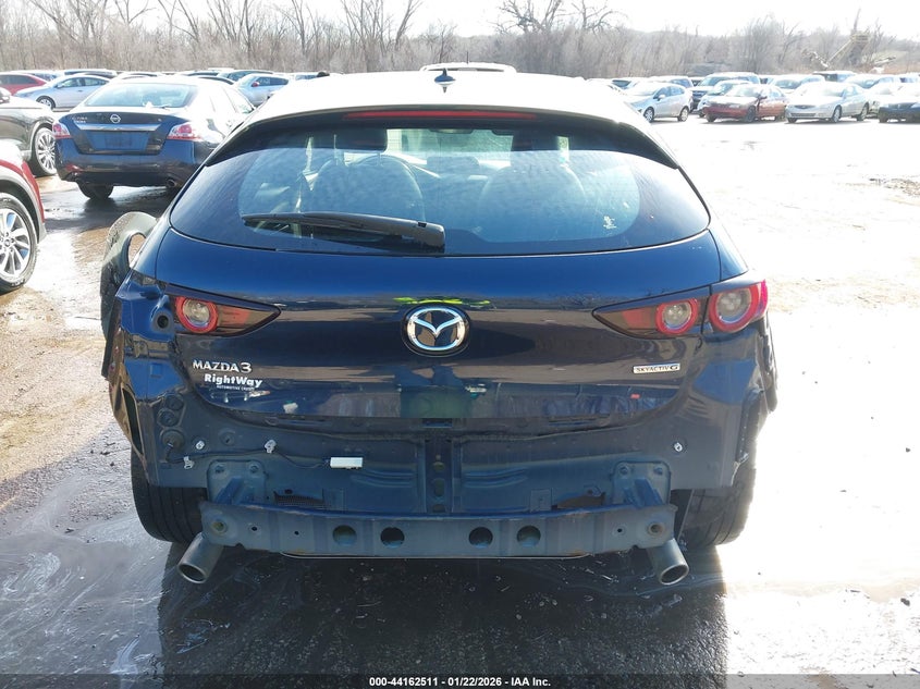 MAZDA 3 - zdjęcie 17