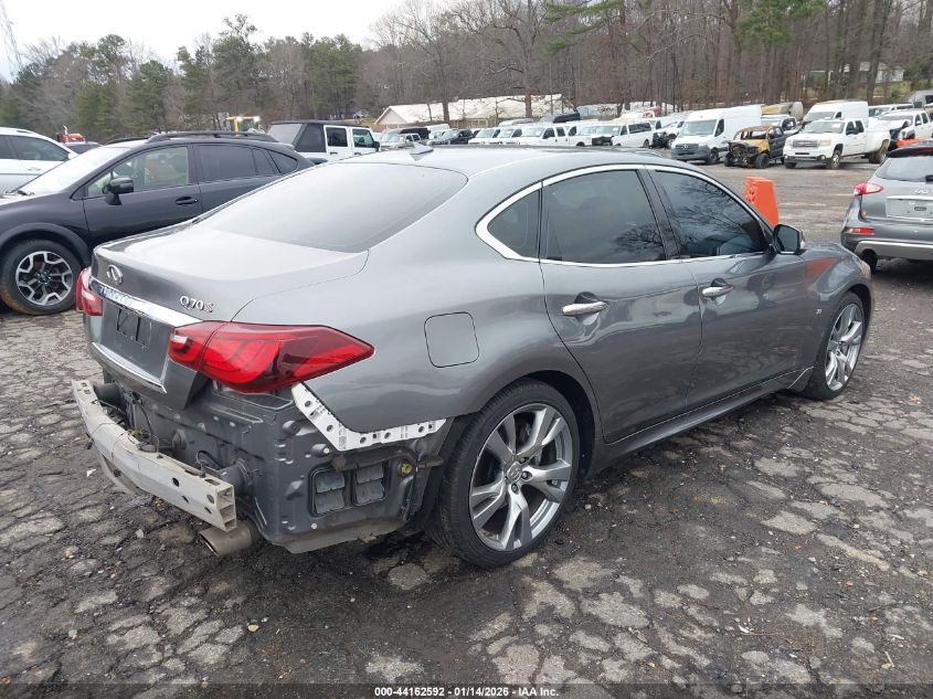 2017 Infiniti Q70 3.7