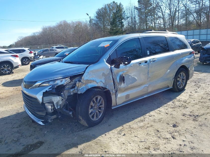 2022 Toyota Sienna Xle