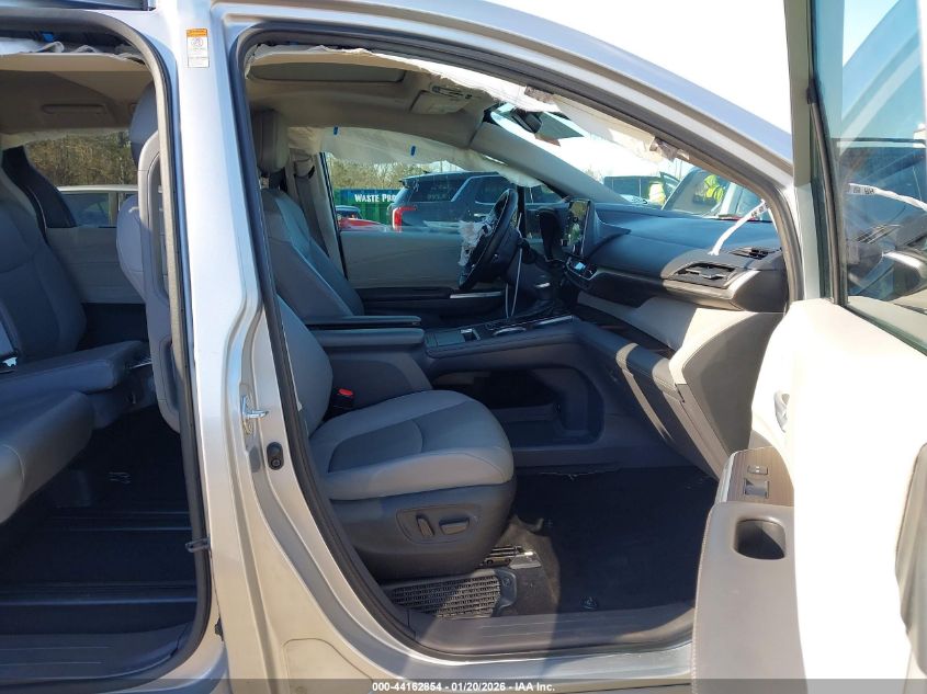 2022 Toyota Sienna Xle