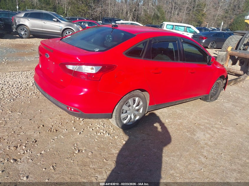 Vin: 1fahp3f28cl254282, lot: 44658956, ford focus se 20124
