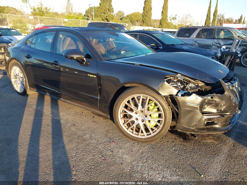 PORSCHE PANAMERA 4