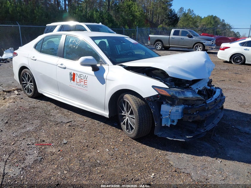 TOYOTA CAMRY SE 2023