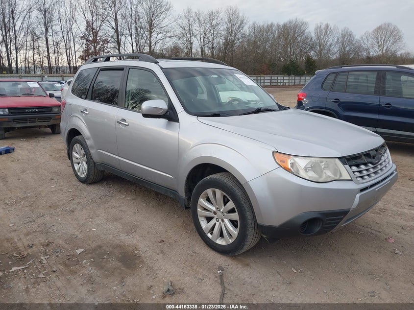 JF2SHADC8DH438172 SUBARU FORESTER Photo 1