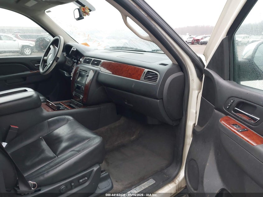 2011 Chevrolet Suburban 1500 Ltz