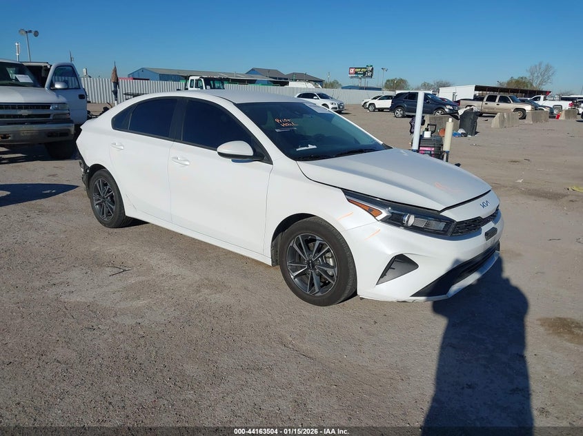 2024 Kia Forte Lxs