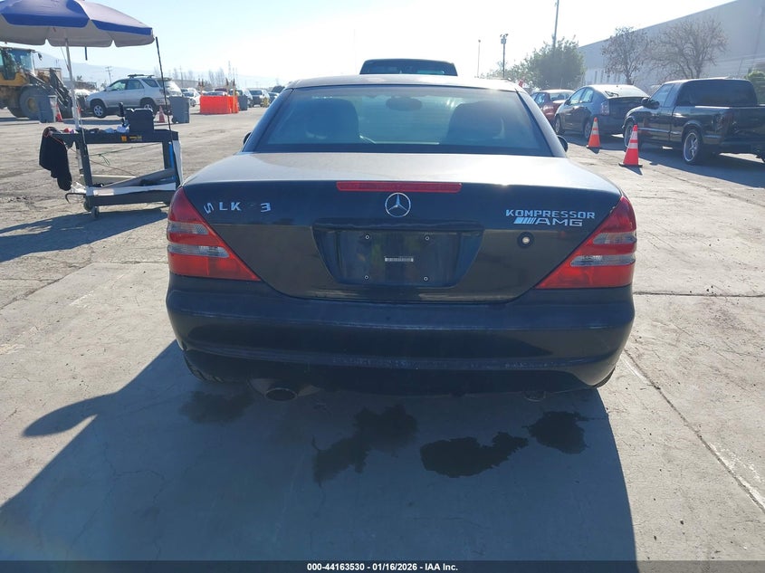 1999 Mercedes-Benz Slk 230 Kompressor VIN: WDBKK47FXXF090607 Lot: 44163530