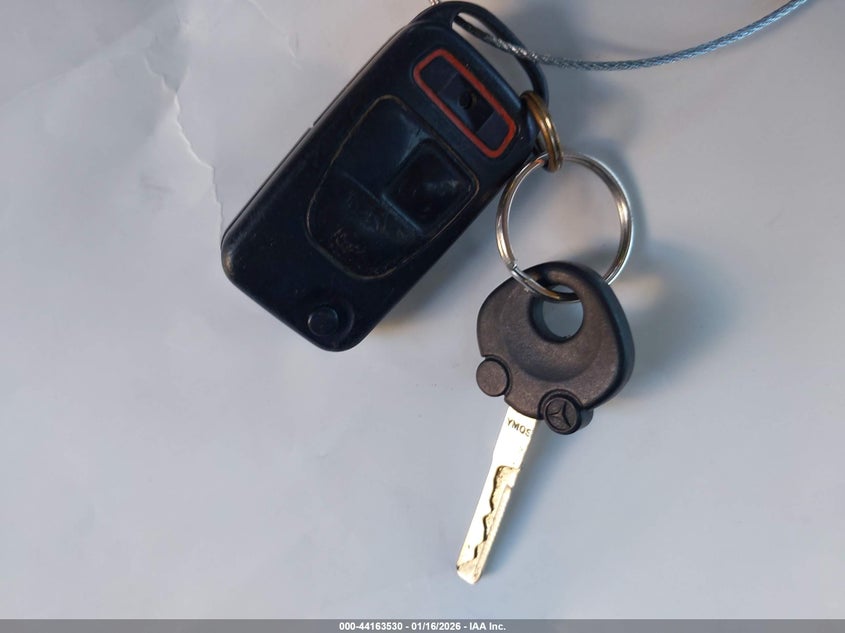 1999 Mercedes-Benz Slk 230 Kompressor VIN: WDBKK47FXXF090607 Lot: 44163530