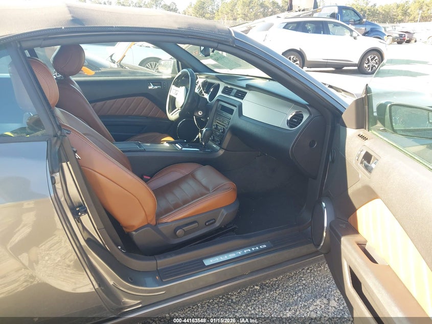 2013 Ford Mustang V6 Premium