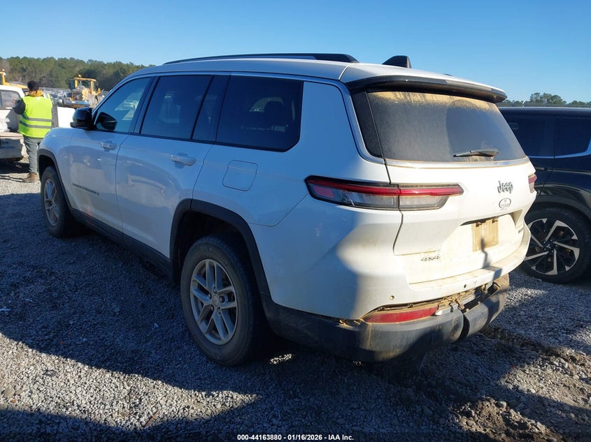 2023 Jeep Grand Cherokee L Laredo 4X4