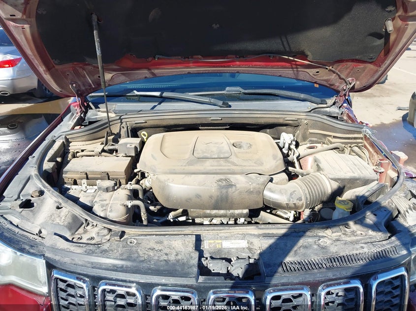VIN 1C4RJEAG0LC245669 2020 JEEP GRAND CHEROKEE LAREDO E 4X2