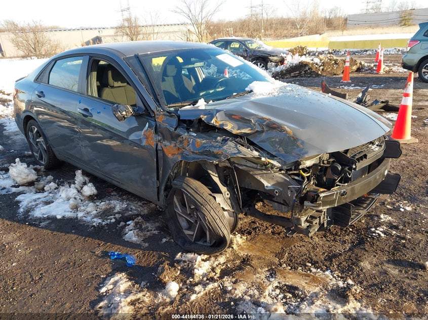 2025 Hyundai Elantra Sel Sport