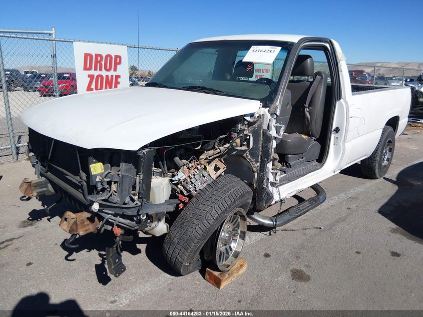 2004 GMC Sierra 1500 Work Truck