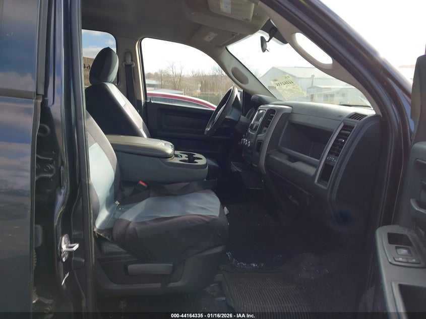 2017 Ram 1500 Express 4X4 6'4 Box