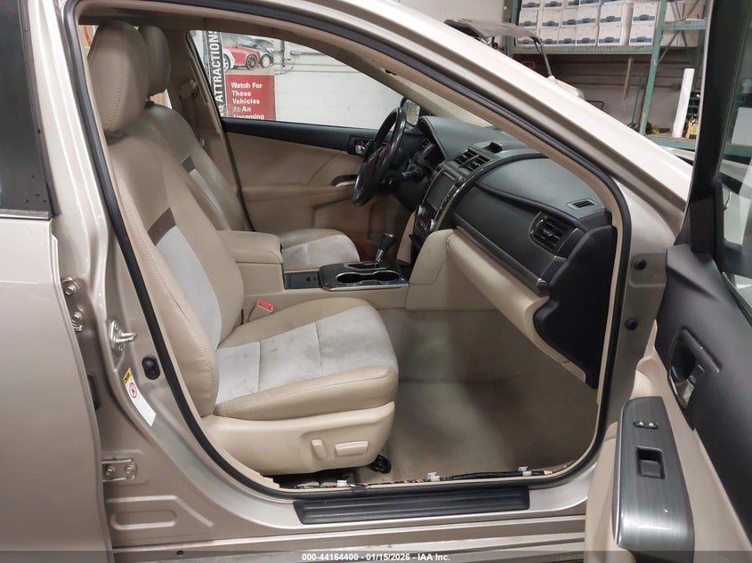 2014 Toyota Camry Hybrid Xle