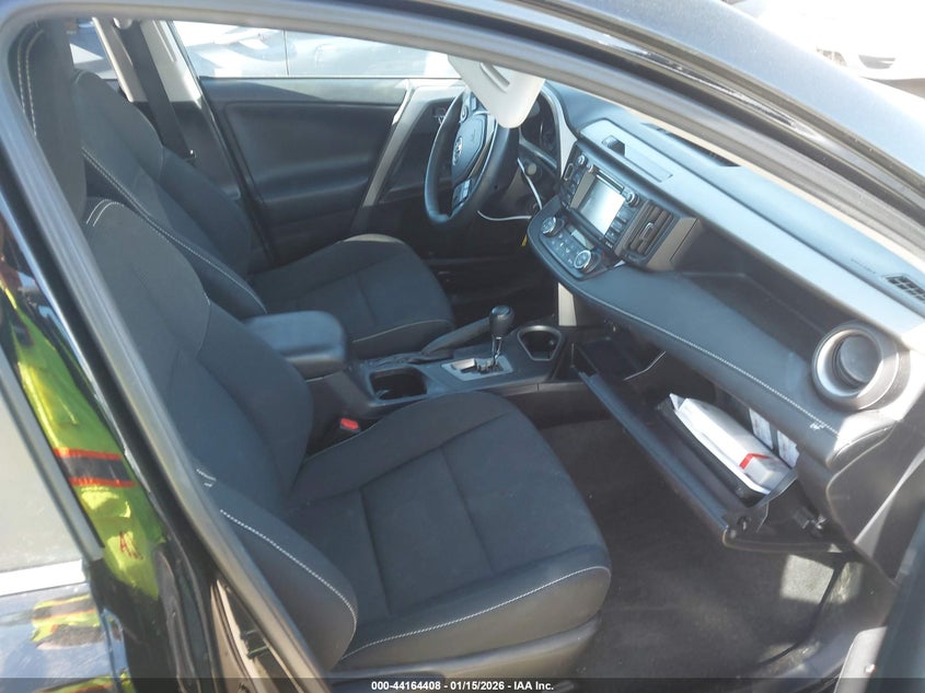 VIN 2T3RFREV3HW654142 2017 TOYOTA RAV4 XLE